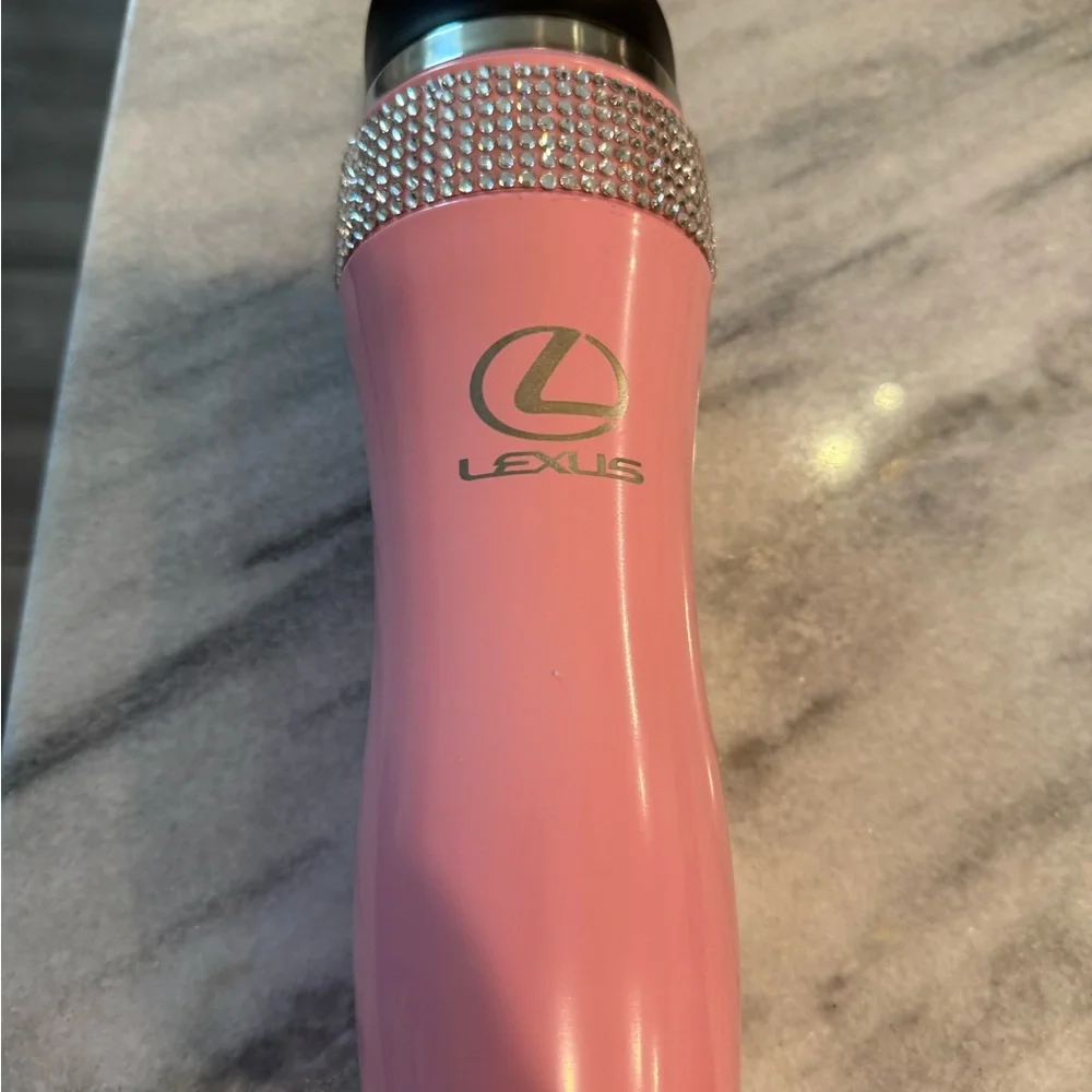 🎀 Lexus Pink Rhinestone Travel Mug 💕🩷 NWOT Super Cuteeee!!! 🎀 - Picture 4 of 6